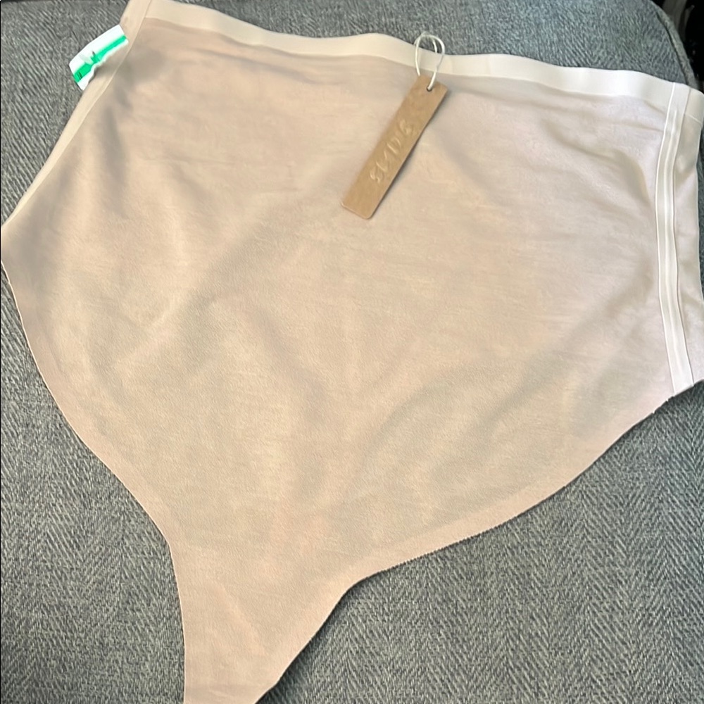 Skims thong  nude color 2X